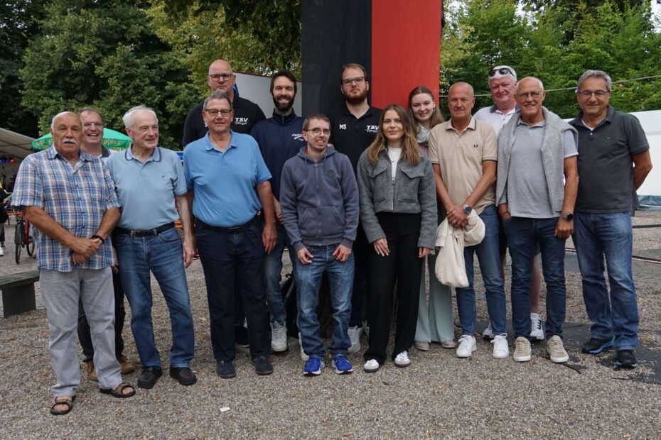 Gruppenfoto der geehrten Mitglieder