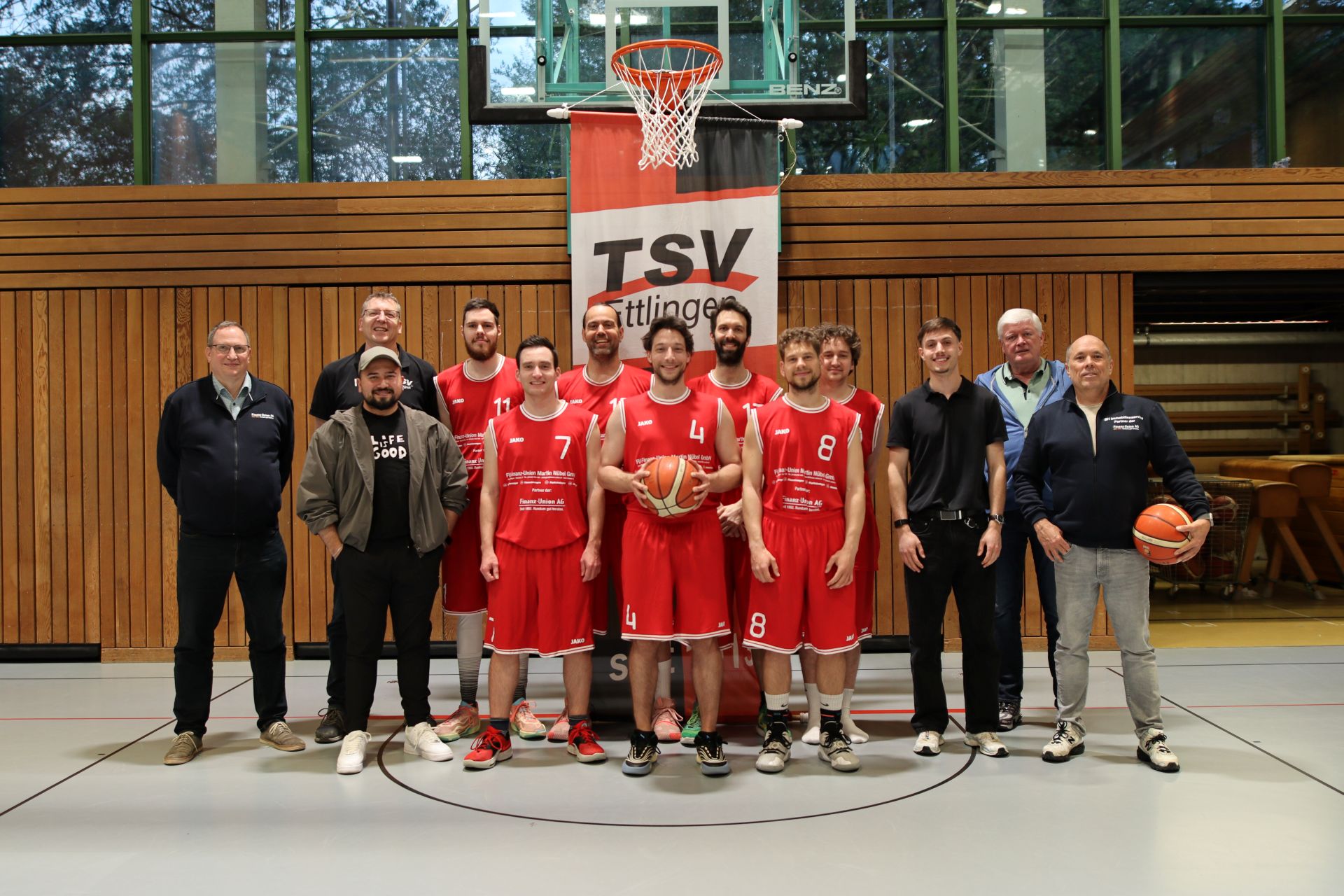 Trikotspende der Finanz-Union Ettlingen an die Herren 3
